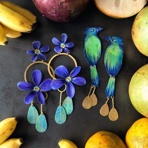 Samoa + Motmot earrings. Featuring hand hammered brass, natural patinas and layered washes of pigment, these statement makers are the right… Funny Jewelry, Tropical Jewelry, African Earrings, Beaded Necklace Diy, Polymer Crafts, Hammered Brass, Professional Jewelry, Clay Jewelry Diy, Handcrafted Accessories