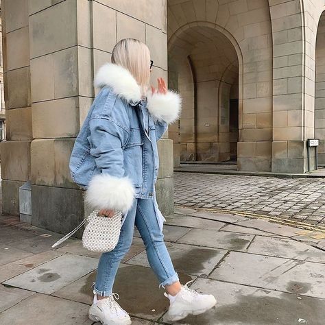 Fleece Denim Jacket, Outfits Con Jeans, Denim Jacket With Fur, Woman's Fashion, Streetwear Fashion Women, It's Cold, Fall Fashion Outfits, Lookbook Outfits, Winter Fashion Outfits