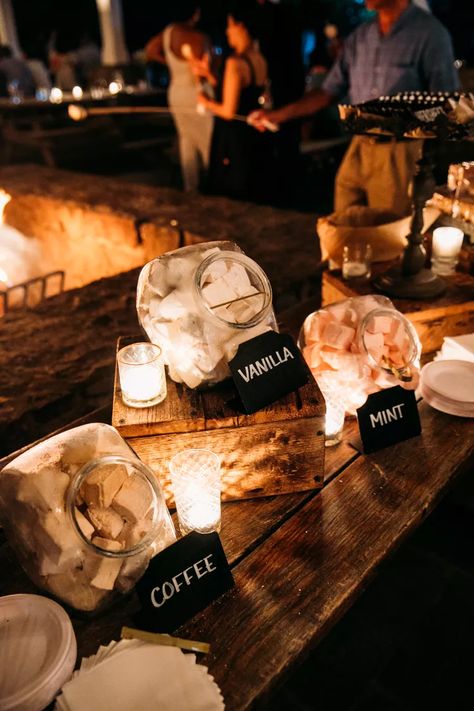 Mountain Wedding Reception Decor, Mountain Wedding Winter, Rustic Cabin Wedding, Cheap Mountain Wedding, Mountain Wedding Fall, Simple Mountain Wedding, Unique Reception Ideas, Mountain Wedding Party, Mountain Chic Wedding