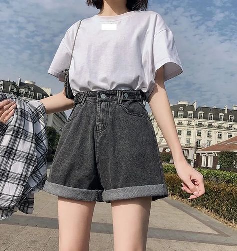 Casual Denim Jeans, Wide Leg Shorts, Summer Shorts Denim, High Waisted Jean Shorts, Love Is In The Air, Shorts Jeans, High Waisted Shorts Denim, Denim Shorts Women, Short En Jean