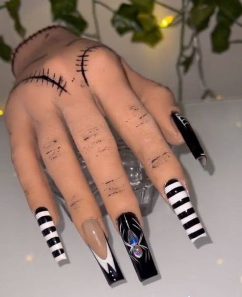 Addams Nails, Wednesday Addams Nails, Nails For Halloween, Nails With Pink, Pink 2023, Nails Medium Almond, Cowboy Nails, Halloween Nail Art Ideas, Horror Nails