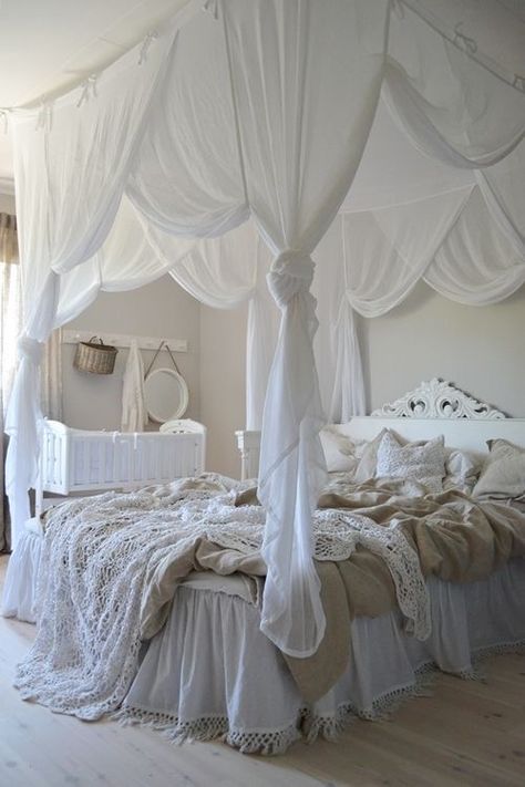 Canopy Bed Curtains, Dekorasi Kamar Tidur, Dreamy Room, Canopy Bed, Dream Room Inspiration, Room Makeover Bedroom, Styl Boho, Cozy Room, Room Inspiration Bedroom