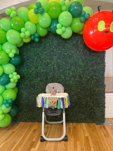 Hungry Caterpillar Baby Shower Theme, Hungry Caterpillar Backdrop, Hungry Caterpillar Balloon Arch, Hungry Caterpillar Birthday Decorations, One Hungry Caterpillar Birthday, Caterpillar Balloons, Very Hungry Caterpillar Birthday Party, Fishing Themed Birthday Party, Caterpillar Birthday