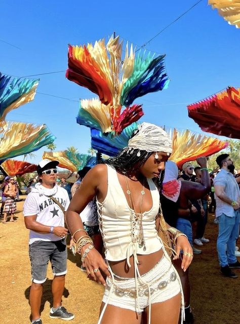 Ultra Europe Outfit, Zamna Festival Outfit, Kaytranada Outfits, Edc 2024 Outfits, Zamna Tulum Festival Outfit, Crazy Rave Outfits, Beach Festival Outfit Summer, Carnaval Outfit Brazil, Ultra Miami Outfits