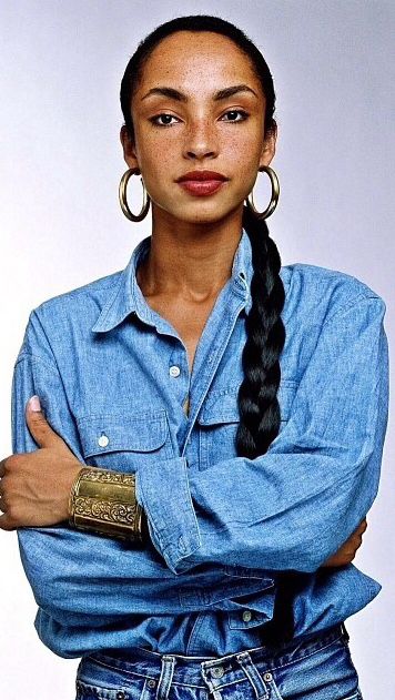 Sadé ❤️ Pola Jaket, 80s Icons, The Jazz Singer, Sade Adu, Double Denim Looks, Quiet Storm, Lauren Hutton, Denim Outfits, Tilda Swinton