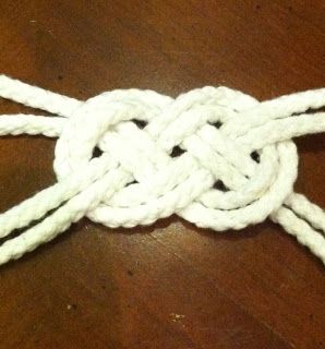 If I can do it, you can too!: Sailors Knot Bracelet Sailors Knot, Sailor Knot Bracelet, Celtic Knot Bracelet, Sailor Knot, Sailor Knots, Nautical Bracelet, Knots Diy, Welcome To My House, How To Make Headbands