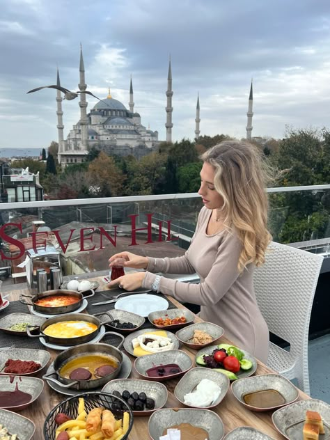 Turkey Trip Aesthetic, Istanbul Photo Ideas, Istanbul Places To Visit, Turkey Pics, Istanbul Trip, Istanbul Guide, Istanbul Restaurants, Turkey Trip, Turkey Vacation