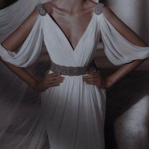 Greek Mythology Aesthetic, Greek Outfit, Mythology Aesthetic, Greek Goddess Dress, Diamond Jewlery, Greek Dress, Arcana Tarot, Goddess Outfit, Goddess Aesthetic