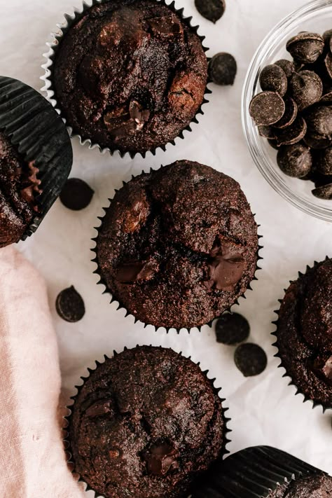 Almond Flour Double Chocolate Banana Muffins | Nourished By Nutrition Banana Almond Flour Muffins, Muffins Almond Flour, Flour Desserts, Double Chocolate Banana Muffins, Chocolate Banana Muffins Recipe, Gluten Free Chocolate Muffins, Almond Flour Banana Muffins, Healthy Chocolate Muffins, Banana Bread Mug