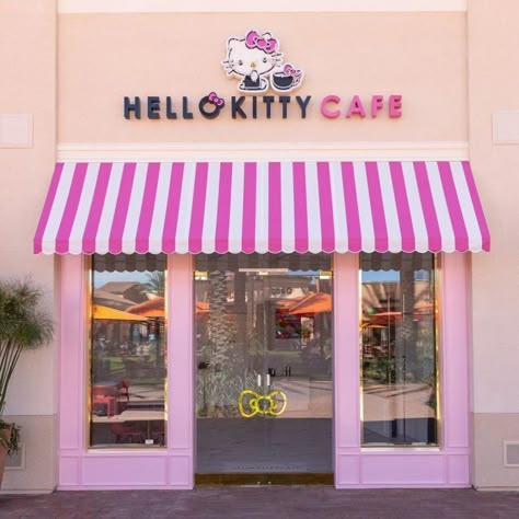 Hello Kitty Restaurant, Hello Kitty Store, Pink Cafe, Drawing Room Decor, Kitty Cafe, Fancy Cocktails, Unique Restaurants, Restaurant Concept, Hello Kitty Backgrounds