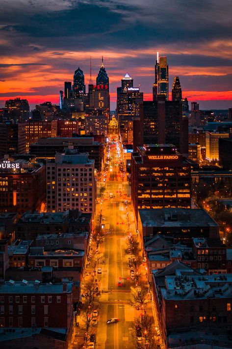 Philly City Aesthetic, Philadelphia City Aesthetic, Philadelphia Wallpaper, Philadelphia Landscape, Downtown Philly Aesthetic, Pennsylvania Aesthetic, Philadelphia Night Aesthetic, Big City Aesthetic, Philly Aesthetic