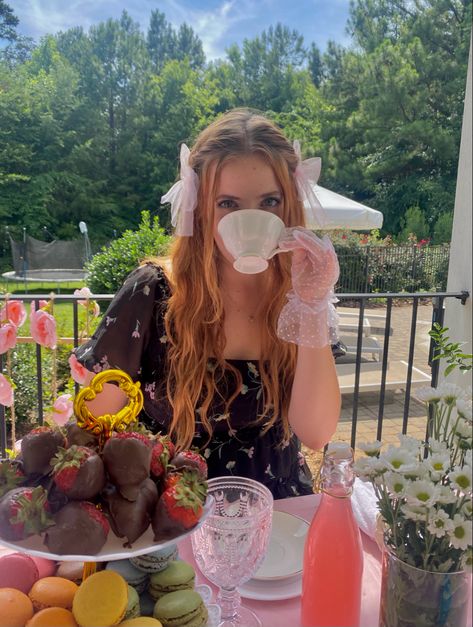 Tea Party Photoshoot, Tea Photoshoot, Tea Party Pictures, Friend Hangout, British Tea Party, Hangout Ideas, High Tea Party, British Tea, Pic Poses