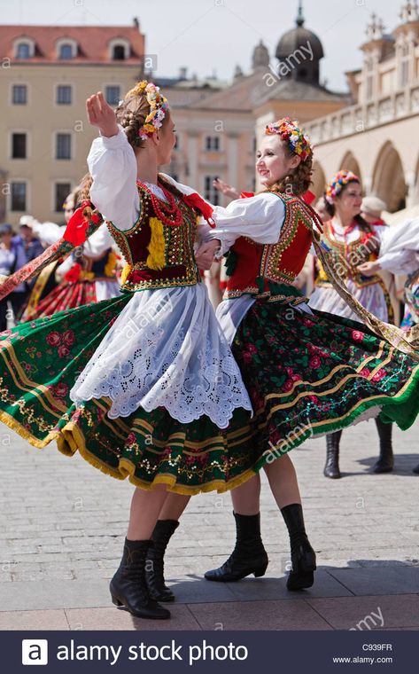 Polish Fashion Poland Style, Traditional Polish Clothing, Polish Dress, Polish Clothing, Polish Traditions, Polish Culture, Polish Girl, Polish Folk, Market Square