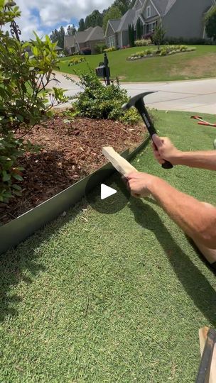 Front Lawn Edging Ideas, Types Of Edging For Landscaping, Simple Front Landscaping Ideas, Diy Edging Landscape Cheap, Jasmine Fence, Diy Garden Edging, Fence Edging Ideas, Aesthetic Sounds, Edging Landscape