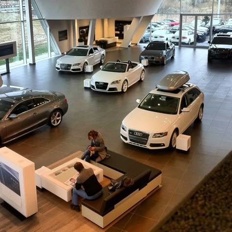 Audi dealership - excellent design Amanda Larusso, Car Dealership Design, Car Showroom Architecture, Car Showroom Interior, Car Service Center, Audi Dealership, Dealership Showroom, Car Exhibition, Car Showroom Design