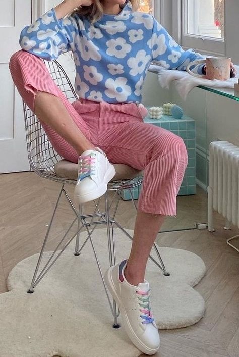 Colorful Oversized Outfit, Danish Pastel Fashion, Purple Outfit Summer, Bold Aesthetic Outfit, Colourful Business Outfit, Colourful Aesthetic Outfit, Fashion Outfits Colorful, Trendy Oversized Colorful Tops, Colourful Clothes Aesthetic