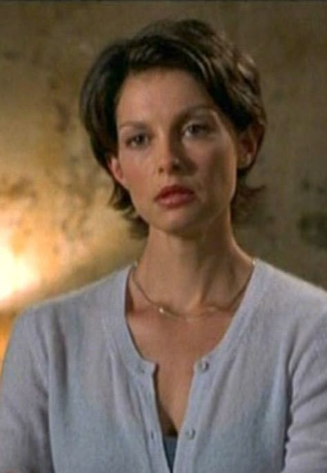 Ashley Judd Short Hair Someone Like You, Ashley Judd Hairstyles, Ashley Judd 90s Short Hair, Ashley Judd Short Hair, Flippy Hair, Ashley Judd, 80s Hair, Cool Short Hairstyles, Super Short Hair