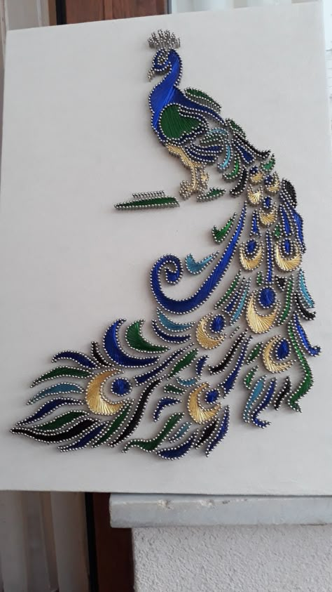 فن الرسم بالمسامير, Peacock Embroidery Designs, String Art Tutorials, String Wall Art, Nail String Art, String Art Patterns, Simple Embroidery Designs, String Art Diy, Diy Embroidery Patterns