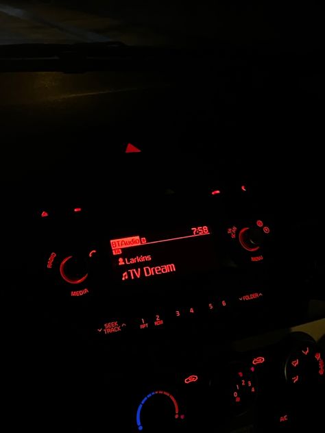 Car Radio Aesthetic Night Drake, Car Radio Aesthetic Night, Car Radio Aesthetic, Radio Painting, Radio Aesthetic, Night Time Aesthetic, Time Aesthetic, 3 Tv, Car Drive