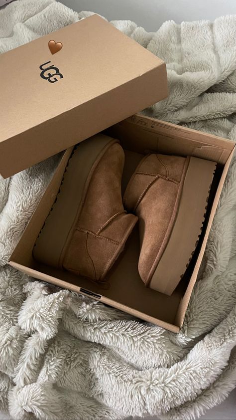 i ♡ them so much #love#fall#ugg#ultraminiplatform#fallfashion#aesthetic#cozy#sweather weather Ugg Season, Aesthetic Cozy, Love Fall, So Much Love, Autumn Fashion, Instagram Photos, Photo And Video, Instagram Photo, Instagram