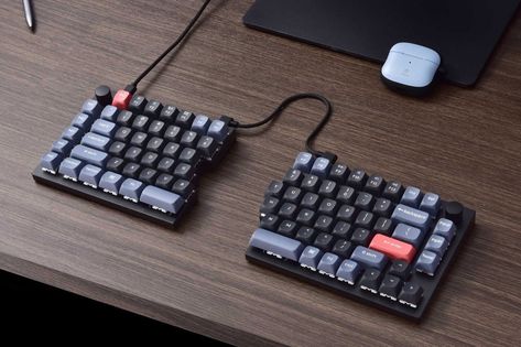 Keychron’s latest split keyboard comes apart and joins back like two jigsaw puzzle pieces and I love it! - Yanko Design Best Pc Setup, Unique Keyboards, Split Keyboard, Custom Mechanical Keyboard, Ring Clock, Flexible Display, Computer Build, Custom Computer, Best Pc