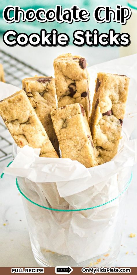 A cup holding various chocolate chip cookie sticks straight up with title text overlay Chunky Cookie Recipe, Birthday Cake Christmas, Cookie Recipes Gooey, Tree Brownies, Christmas Tree Brownies, Toffee Chips, Fast Desserts, Cookie Sticks, Cake Christmas