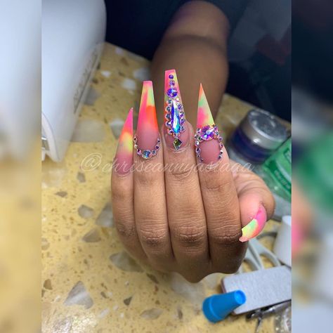 💅🏾 N A I L S B Y S E A N I ✨🎨🔥 on Instagram: “I LOVE TO FREESTYLE! 💜 BOOK YOUR APPOINTMENT TODAY BY CLICKING THE BOOK BUTTON ON MY PAGE 🙃 N A I L S B Y S E A N I 🔥💁🏾‍♀️💅🏾✨ THE BEST At…” Nail Tattoo, Rainbow Nails, Acrylic Nails Coffin, Bling Nails, S B, Pretty Acrylic Nails, Book Your Appointment, Dope Nails, My Nails