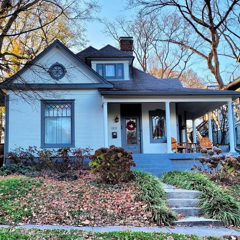 Small Town House Aesthetic, Suburban Home, Suburban House, New England Homes, House 2, Dream House Exterior, Historical Architecture, Pretty House, Dream House Decor