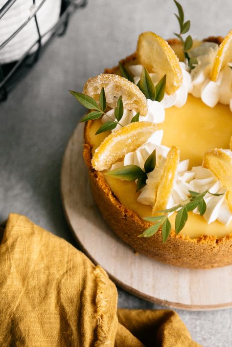 Lemon Cheesecake Decoration, Cheesecake Decorations, Cheesecake Decorating Ideas, Lemon Cake Decoration, Cheesecake Photography, Cheesecake Decoration, Burnt Cheesecake, Candied Lemons, Cream Cheese Eggs