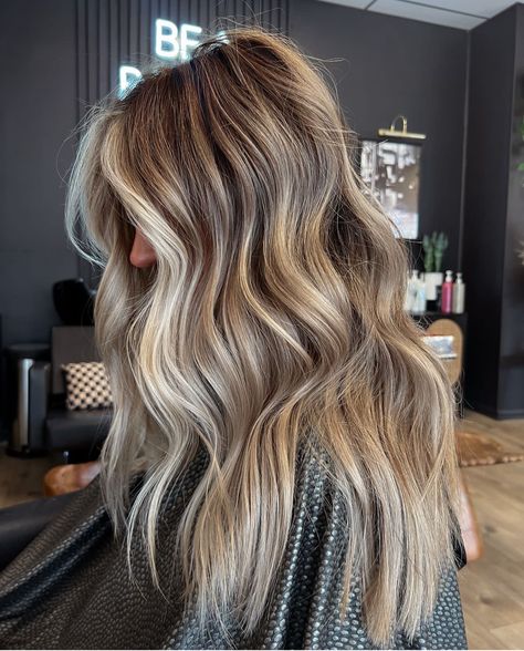 Blonde Light Brown Hair, Light Brunette Hair, Blonde Hair Goals, Fall Blonde Hair, Blonde Hair Inspo, Light Brunette, Summer Blonde Hair, Summer Blonde, Brown Hair Inspo