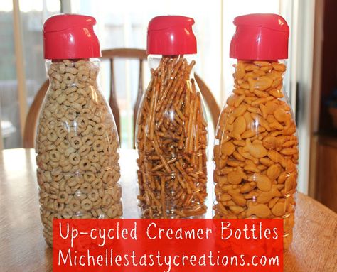 Coffee Creamer Bottle Crafts, Coffee Creamer Bottles, Coffee Creamer Container, Creamer Bottles, Reuse Bottles, Reuse Recycle Upcycle, Creamer Container, Reuse Containers, Reuse Plastic Bottles