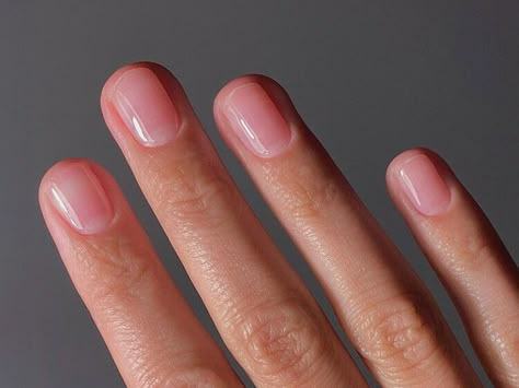 Soap nails are about to be everywhere — Glamour UK Nail Envy Opi, Soap Nails, Pink Nail Polish Colors, Subtle Nail Art, Opi Nail Envy, New Nail Trends, Milky Nails, Nagellack Trends, Subtle Nails