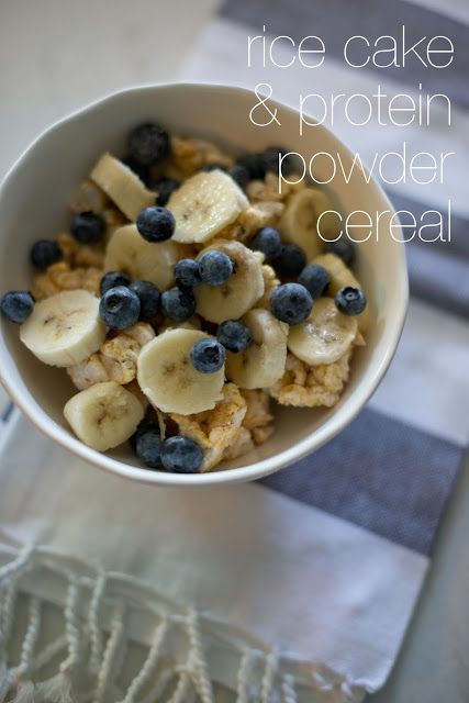 Rice cake and protein powder cereal--the flavor of a bowl of cereal with enough protein to fill you all morning! Low Calorie Cereal, Protein Filled Snacks, Rice Cake Snacks, Leftover Milk, Protein Breakfasts, Protein Cereal, Rice Cake Recipes, Healthy Sweet Snacks, Healthy Cereal