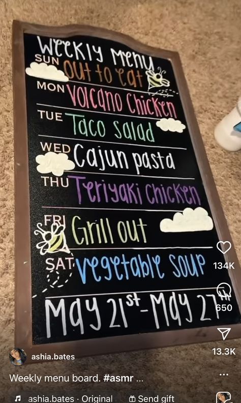 Weekly Menu Chalkboard Ideas, Menu Planning Board, Chalkboard Menu Board, Weekly Menu Boards, Chalk Menu, Board Themes, Menu Board Design, Weekly Dinner Menu, Easy Toddler Meals