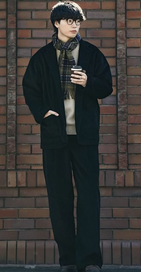 Korean Business Fashion Men, Winter Outfits Japan Men, Korean Winter Outfit Men, Japan Male Fashion, Korean Autumn Outfit Men, Japanese Outfits Street Style Men, Japanese Men Outfit, Winter Outfit Japan, Japanese Outfits Men