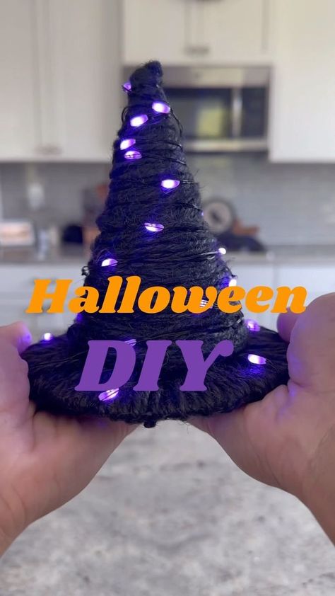 Dollartree Halloween, Diy Halloween Tree, Witches Hats, Witch Diy, Fall Halloween Crafts, Halloween Trees, Fall Halloween Decor, Black Halloween, Halloween Deco