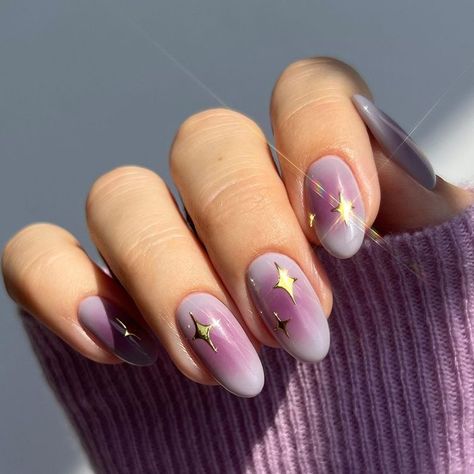 16 Aura Nail Ideas Prove the Ethereal Mani Is Here to Stay Purple And Silver Nails Acrylic, Nails Inspo Purple, Fall Aura, Nail Designs Hot Pink, Aura Nail, Colorful Aura, Nails Charms, Nails March, Red Aura