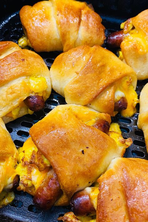 breakfast rolls in the air fryer Air Fryer Crescent Rolls Recipes, Crescent Roll Breakfast Recipes Air Fryer, Air Fryer Crescent Roll Breakfast, Easy Air Fryer Meals Healthy Breakfast, Air Fryer Sausage Rolls, Crescent Roll Air Fryer Recipes, Air Fryer Brunch Recipes, Airfry Breakfast Ideas, Air Fryer Breakfast Casserole