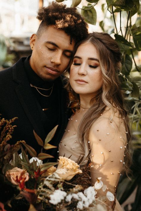 These cozy couple portraits are absolutely dreamy | Image by Naba Zabih Photography