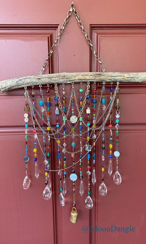 Homemade Wind Chimes, Gazebo Beach, Carillons Diy, Crystal Suncatchers Diy, Wind Chimes Homemade, Glass Bead Crafts, Suncatcher Diy, Wind Chimes Craft, House Cottage