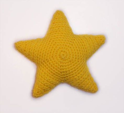 April Draven: Star Stuffie "Twinkle Star" Free Crochet Pattern Crochet Star Patterns, All Free Crochet, Crochet Stars, Crochet Things, Haken Baby, Twinkle Star, Crochet Pillow, Crochet Diy, Crochet Motif