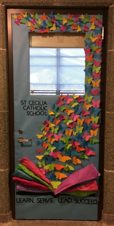 Classroom door decorated to celebrate Catholic Schools Week 2018 Decorated Doors For School, Ccd Classroom Decorations, Catholic Schools Week Door Decoration, Christian School Door Decorations, Catholic Schools Week Door Ideas, Catholic Schools Week Bulletin Board, Storybook Village, Classroom Door Decorating, Church Bulletins