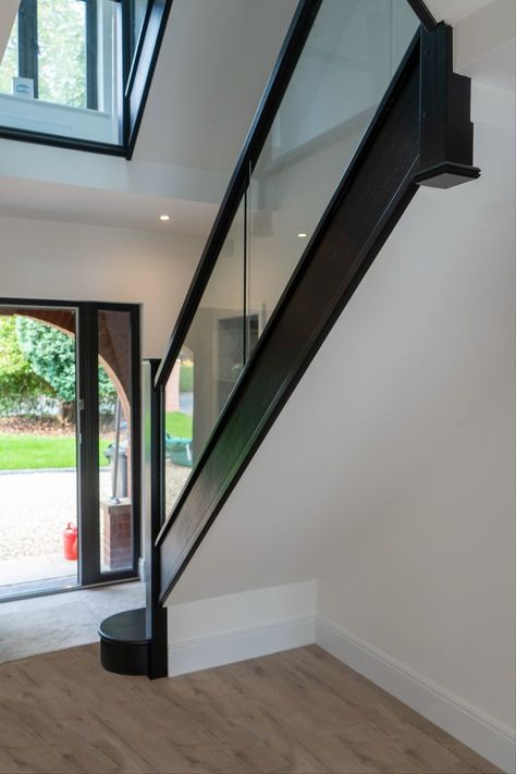 black embedded glass Glass Bannister, Cottage Staircase, Dark Staircase, Stairs Colours, Light Walls, Kim House, Staircase Design Modern, Staircase Storage, Staircase Ideas