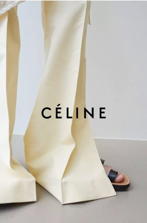 Celine Campaign, Fashion Gone Rouge, Outfit Essentials, Mode Editorials, Juergen Teller, Graphisches Design, Phoebe Philo, Fashion Advertising, Trend Fashion