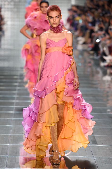 Marc Jacobs' Candyland Collection Is Worth the Wait Haute Couture Style, London Fashion Weeks, Orange And Pink, Spring Fashion Trends, Mode Inspo, Mode Inspiration, Fancy Dresses, Look Chic, Outfits Casuales