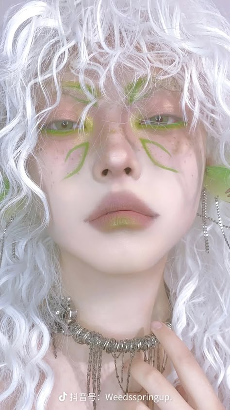 Albino Makeup, Mecca Makeup, Photo Reference Poses, Maquillage On Fleek, Graphic Makeup, Makeup To Try, Rave Makeup, Ethereal Makeup, Cool Makeup Looks