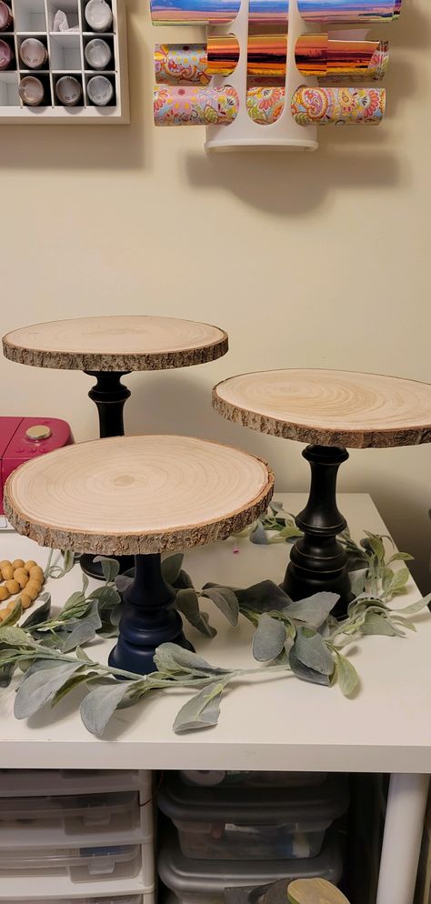 Food Tier Display, Wooden Cake Stand Diy, Diy Wooden Tiered Tray, Diy Dessert Stand Display, Diy Dessert Tray, Tiered Table Display, Poly Wedding, Diy Dessert Stand, Wood Tiered Stand