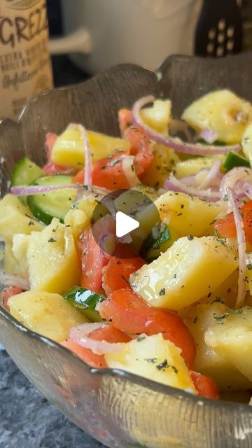 Tomato Potato Recipe, Potato Salad Simple, Potato Tomato Recipe, Italian Salads, Cooking Instagram, Salad Simple, Mediterranean Foods, Cold Salads, Potato Salads