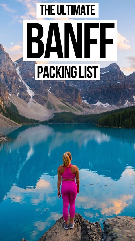 The ideal Banff packing list / what to pack for the Canadian Rockies / Mountain packing list / What to wear hiking #Banff #CanadianRockies #Mountains #Packinglist #Travel Hiking In Banff Outfit, Banff Hiking Outfit Summer, Rocky Mountains Outfits, Canmore Outfits, Alberta Outfit Summer, Banff Spring Outfits, Banff Outfit Summer Women, Canada Hiking Outfit, Hiking Outfit Banff