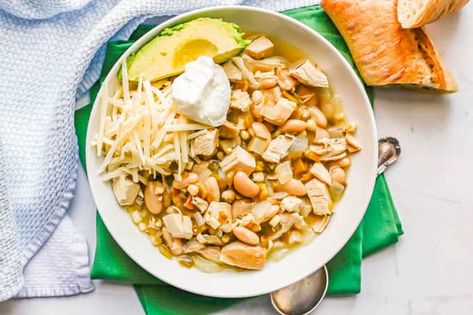 White Chicken Chili Southwestern Chicken Chili Recipe, White Bean Chili Recipe, White Chicken Chili Recipe, White Bean Chicken Chili, Slow Cooker Chicken Chili, White Bean Chili, Crockpot White Chicken Chili, Bean Chili Recipe, White Chili Chicken Recipe